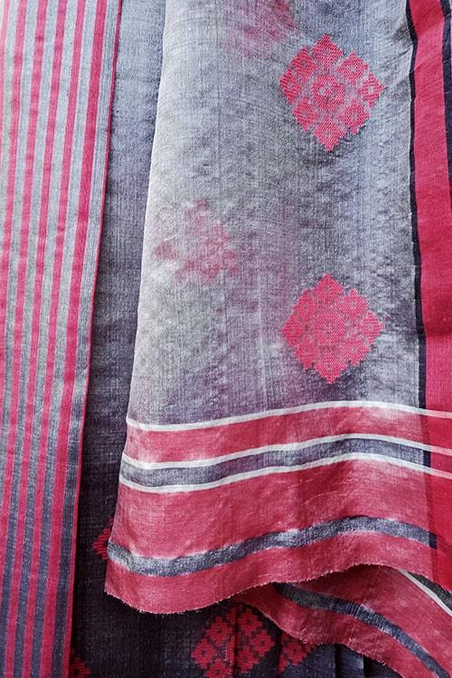 Damiyanti' Handwoven Baavanbuti Extra Weft Silk Saree-38