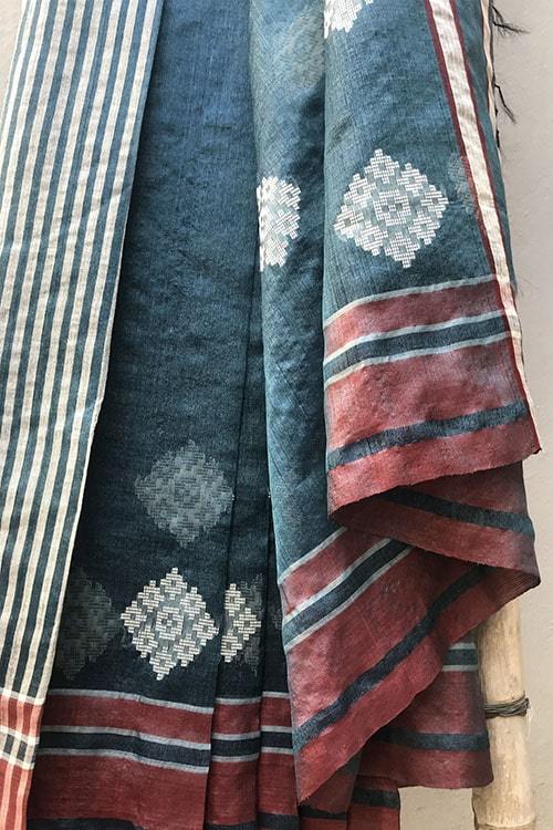 Damiyanti' Handwoven Baavanbuti Silk Saree-5