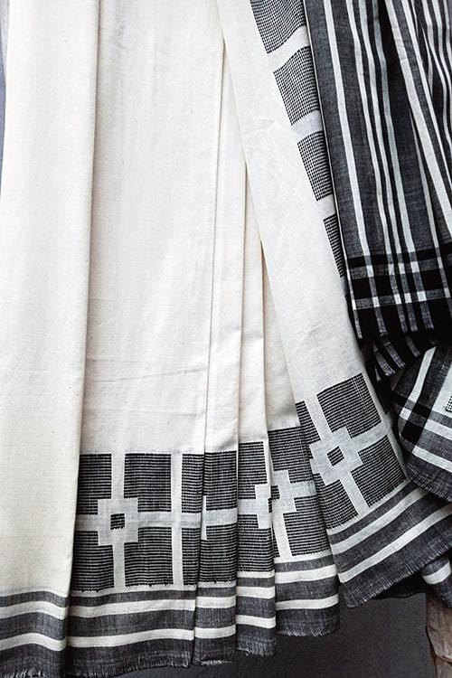 Aahana' Handwoven Extra Weft Cotton Saree-5