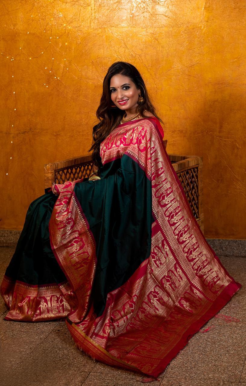 Valiba's Traditional Zari Pink Pallu With Green Jacquard Saree