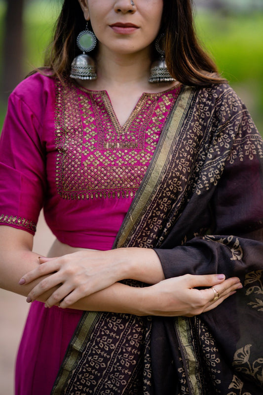 Noori Embroidered Lehenga Set with Dupatta (Set of 3)