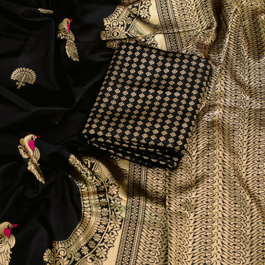 Valiba's Gallant Eclipse Rich Pallu & Jacquard Work On All Over The Saree.