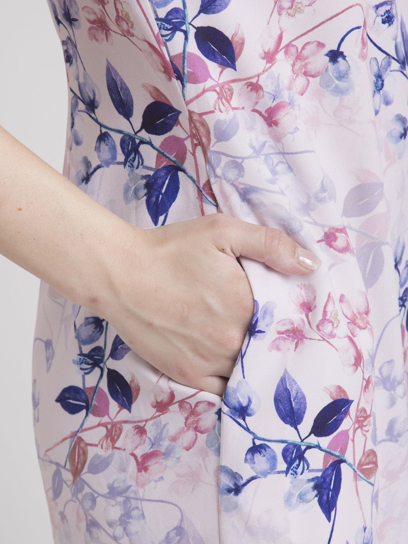 Boat Neck Ditsy Floral Sheath Dress - Pink and Blue
