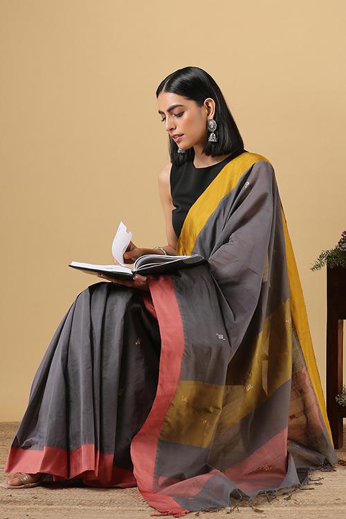 Chitrika 4 Square Kuppadam Buta Cotton Handloom Saree Grey