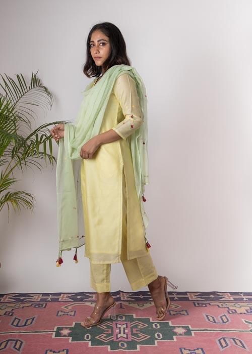 Daisy Hand Embroidered pastel yellow chanderi kurta . 2pc set (kurta and dupatta)