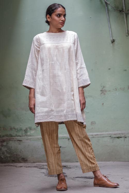 Loomar' White short plain full slv cotton kurta