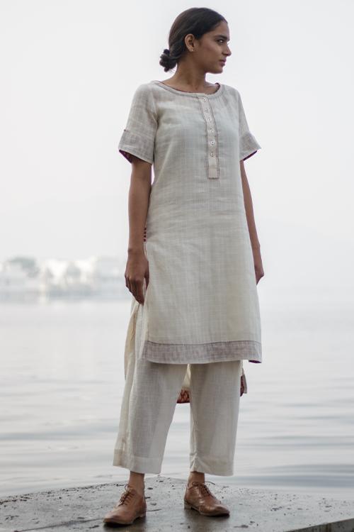 Bindani' White Dabu Print Cotton Long Kurta