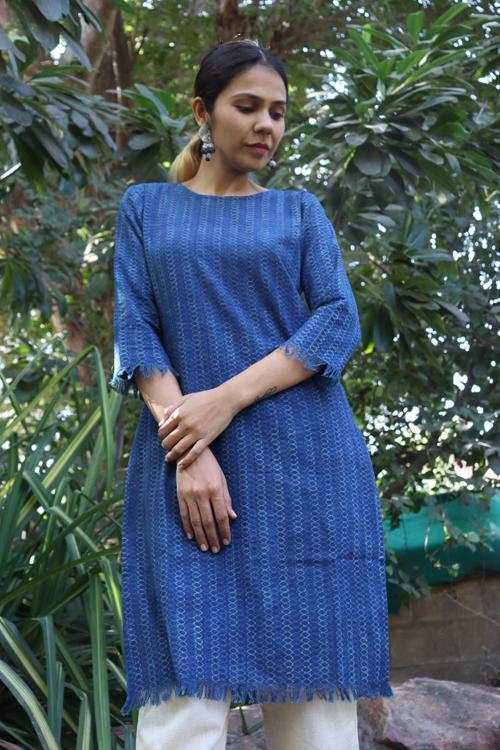 Handwoven Cotton Natural Indigo Printed Tunic-Diagonal Stripe Circular Pattern