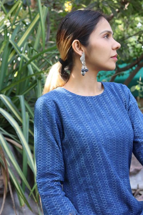 Handwoven Cotton Natural Indigo Printed Tunic-Diagonal Stripe Circular Pattern
