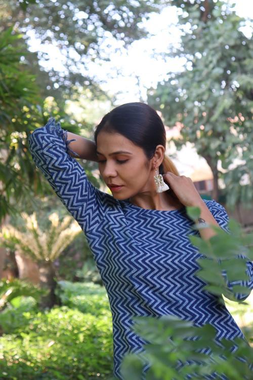 Handwoven Cotton Natural Indigo Printed Tunic-Zig Zag