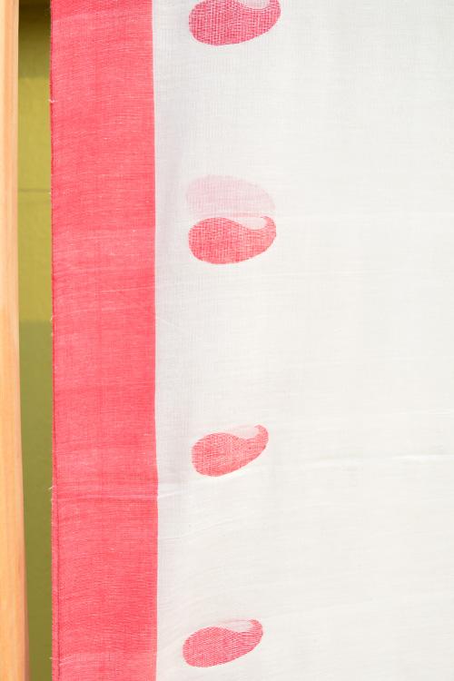 Traditional Handloom Jamdani Design Cotton Red-Black Saree.