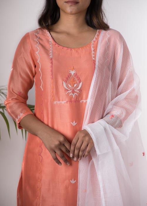 Tulip'Hand Embroidered Salmon chanderi kurta . 2pc set (kurta and dupatta)
