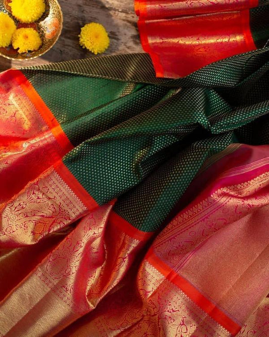 Valiba Kanchi Soft Silk Floral Brocade Green Saree With Red Blouse