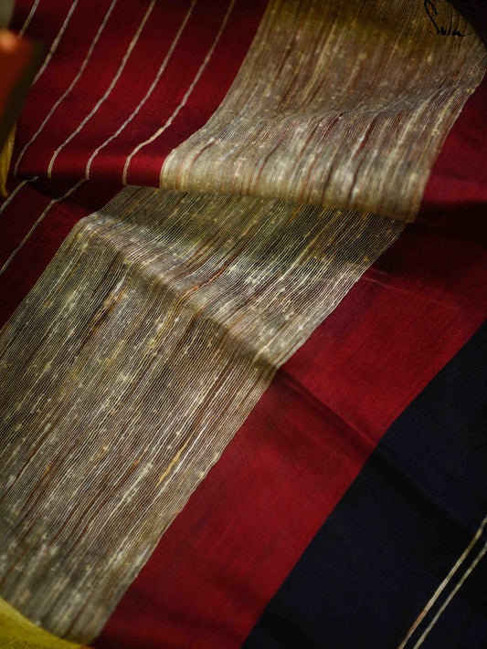 Colour Meet : Red , Black , Gold