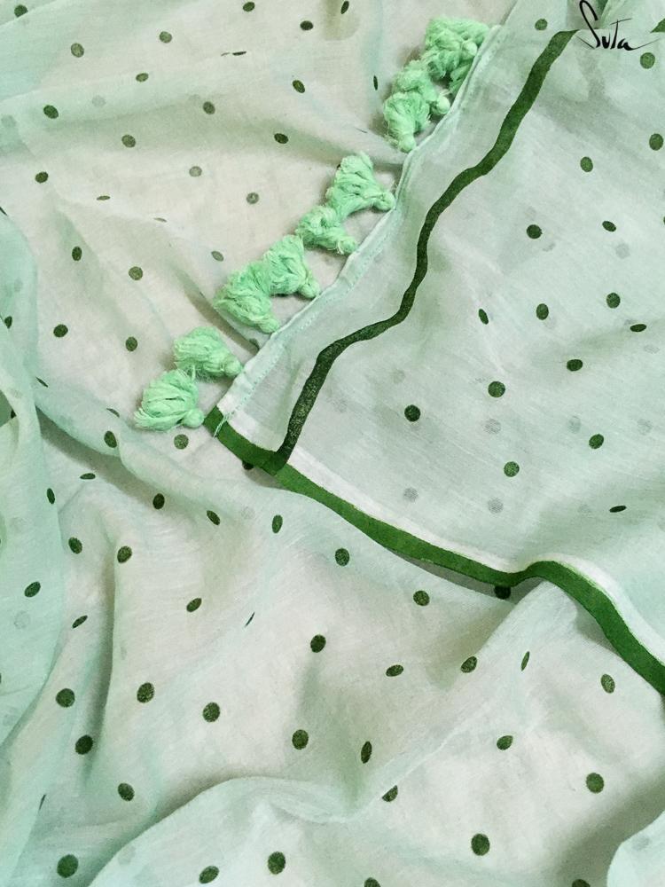 Green pakhi