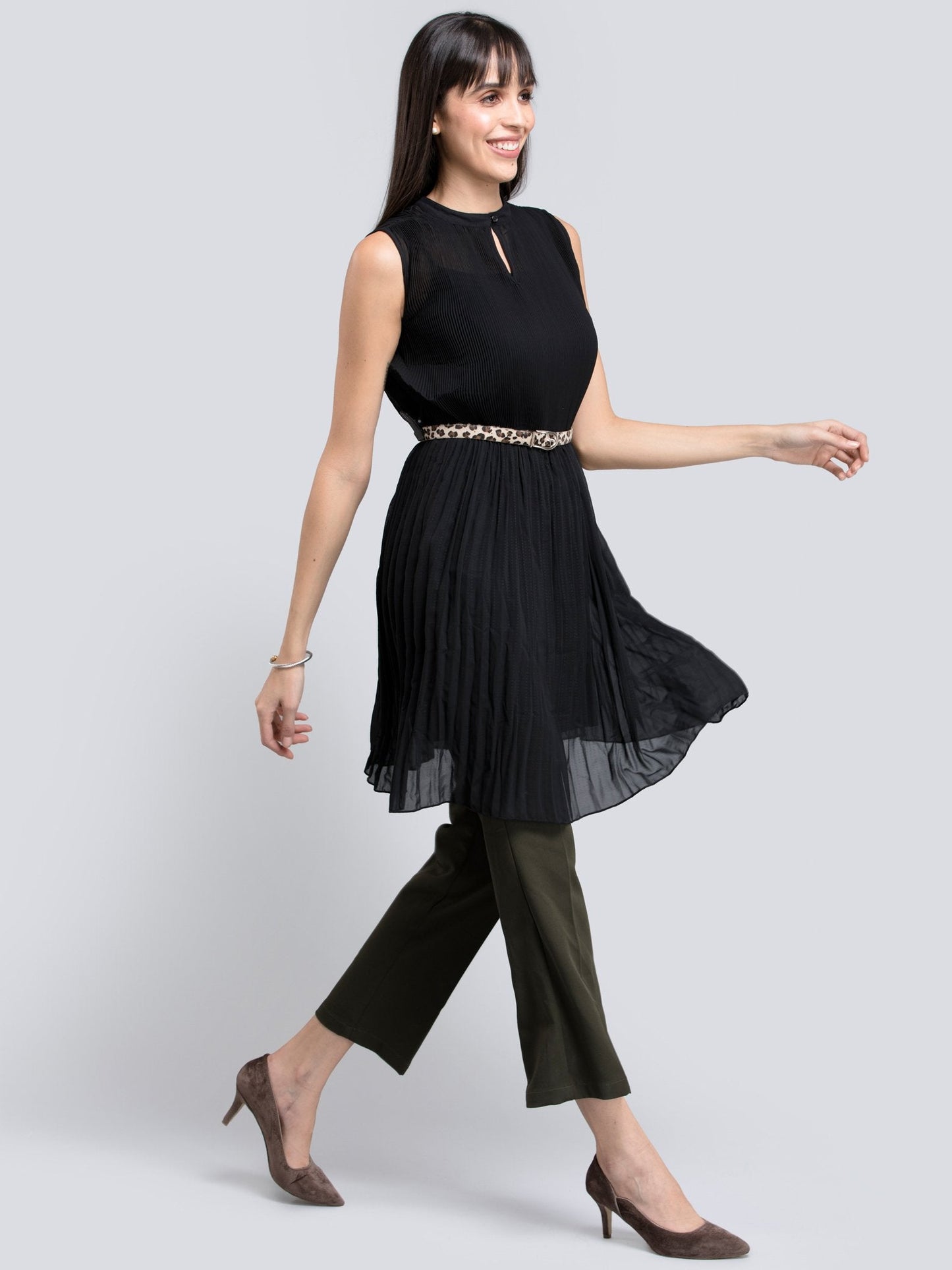 Keyhole Neck Pleated A Line Dress - Black