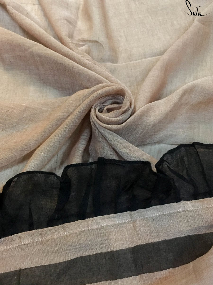 Pleats or ruffles on cinnamon