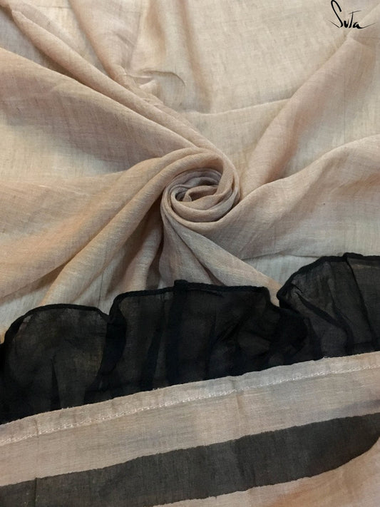 Pleats or ruffles on cinnamon