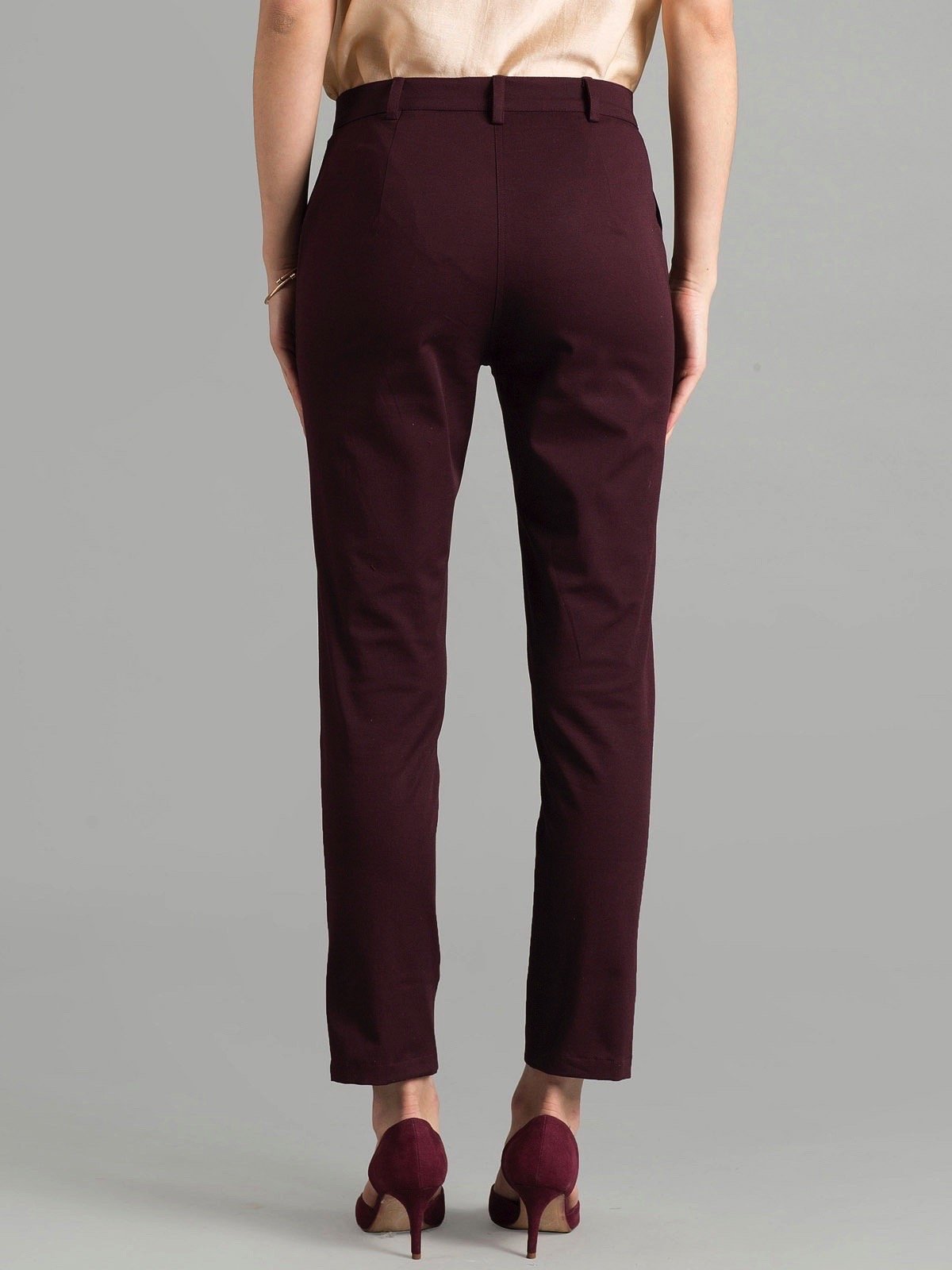 Essential Comfort Crop Pants - Maroon