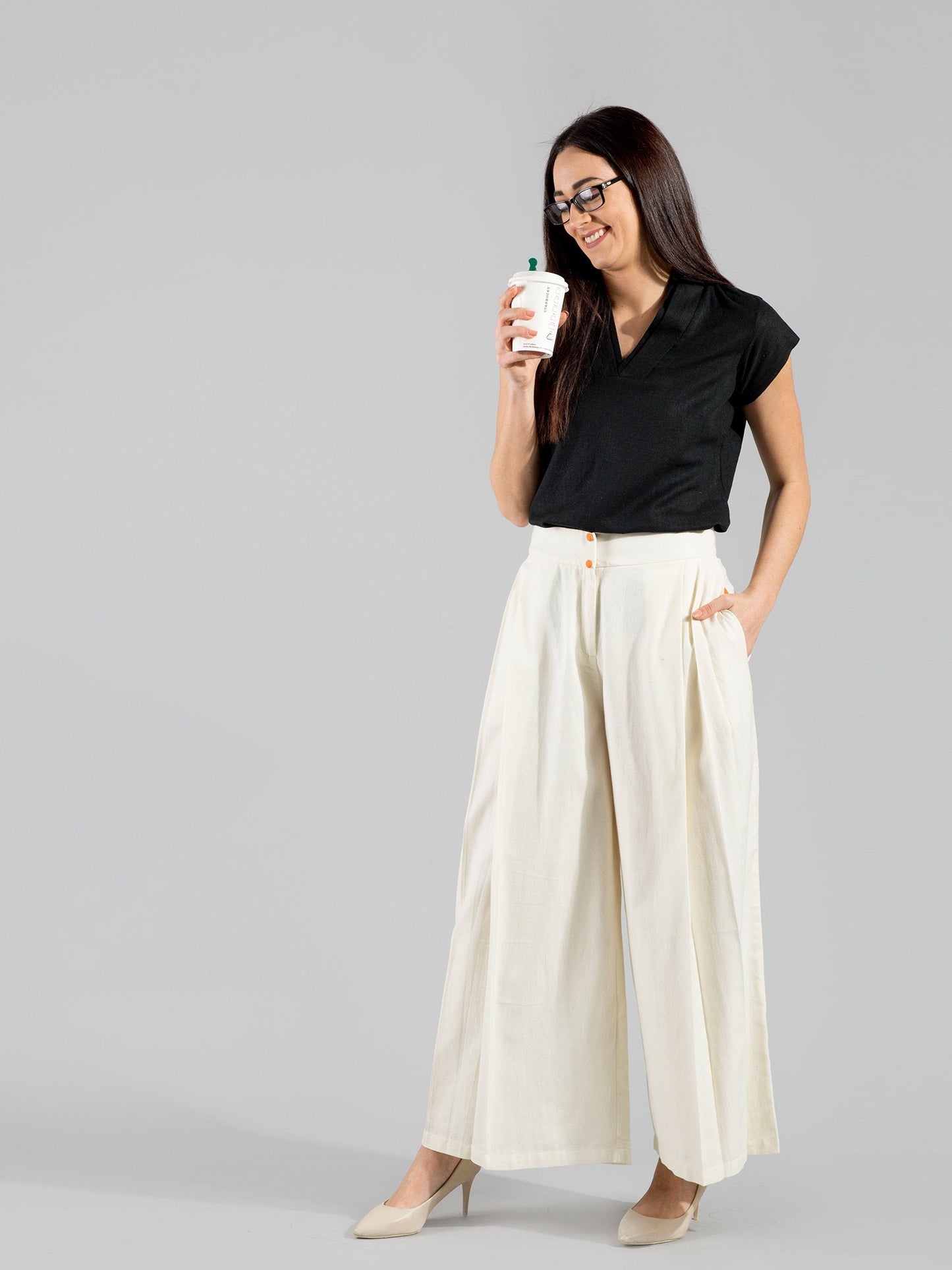 Pleated Wide Legged Pants - Ivory