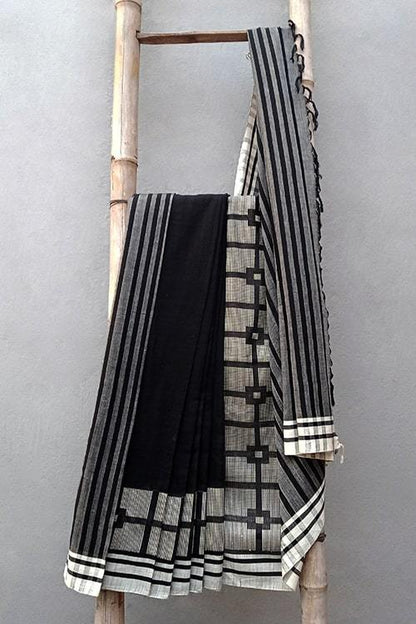 Aahana' Handwoven Extra Weft Cotton Saree-6