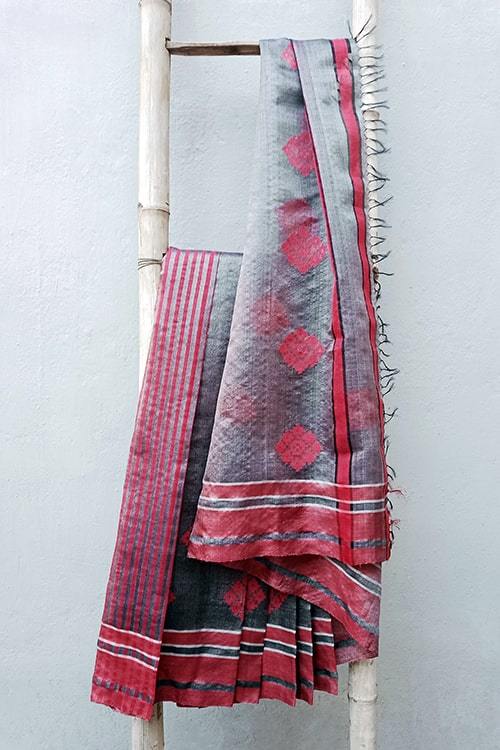 Damiyanti' Handwoven Baavanbuti Extra Weft Silk Saree-38