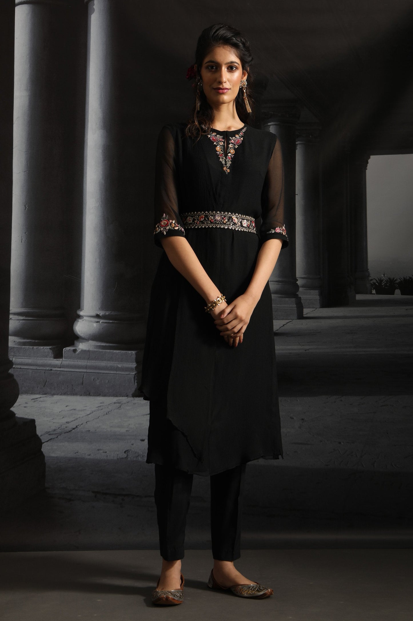 Floral Jaal Embroidered Drape Kurta Set ( EM-07/BLACK )