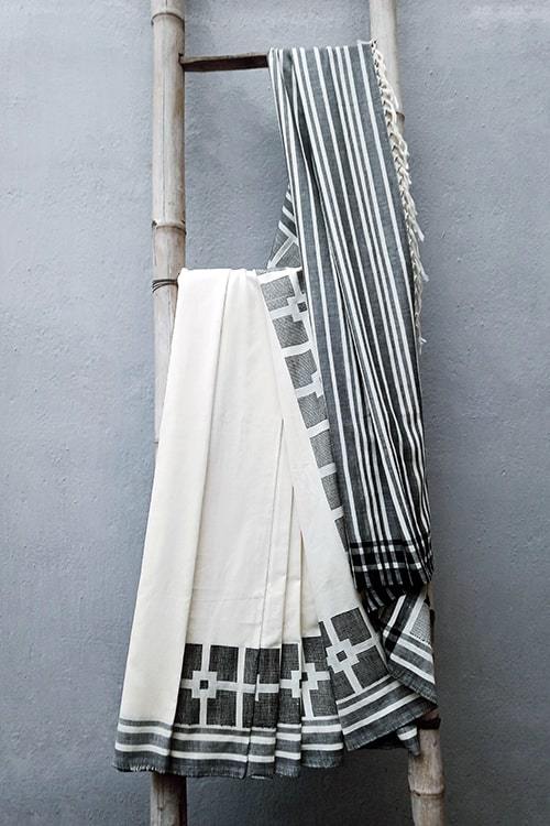 Aahana' Handwoven Extra Weft Cotton Saree-5