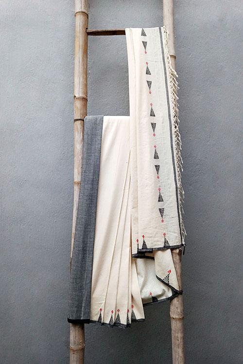 Bhumija' Handwoven Extra Weft Cotton Saree-7