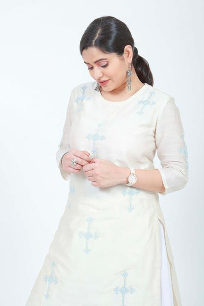 viaan' Hand Embroidered white pure chanderi kurta
