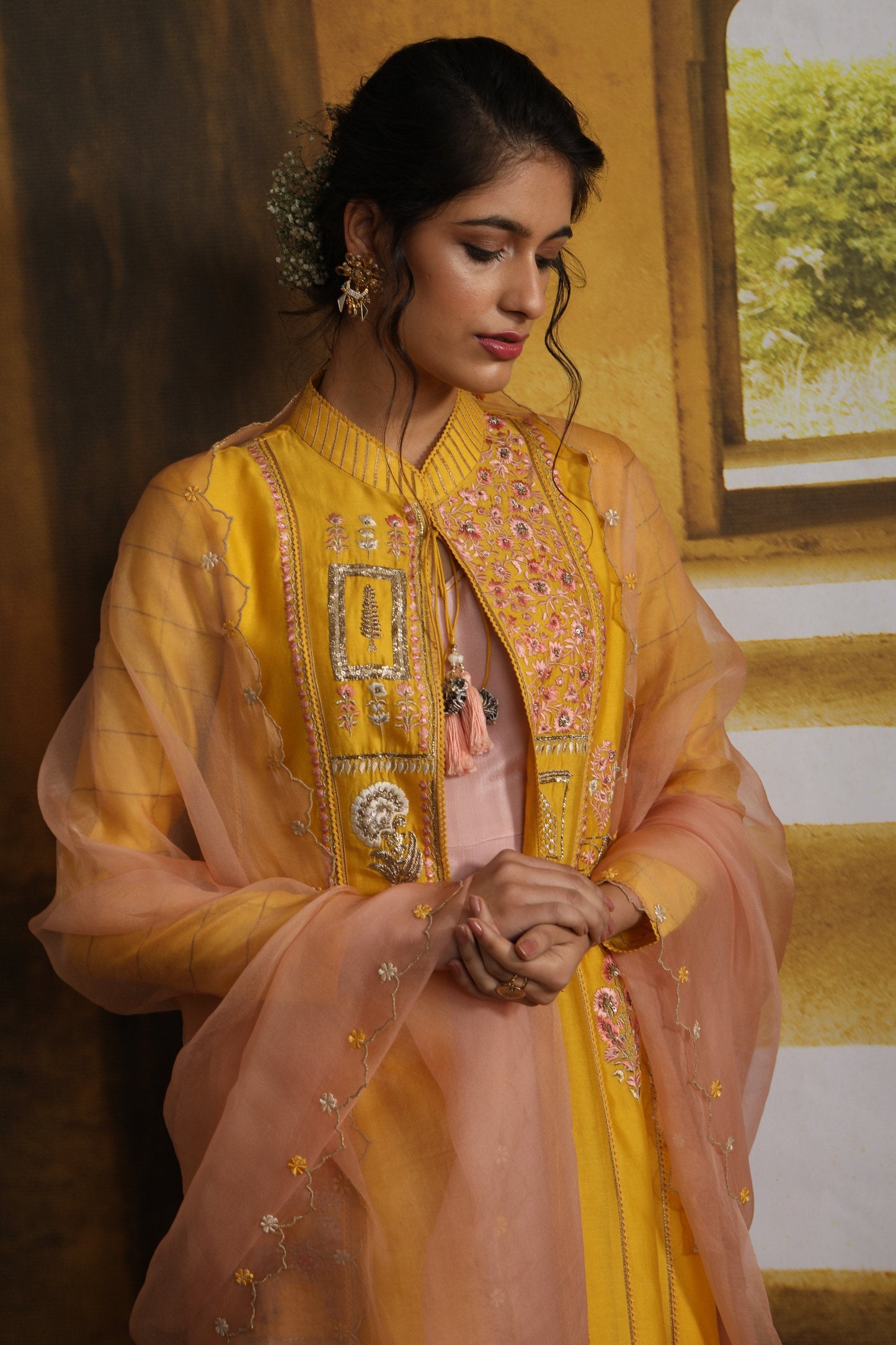 Zardozi Embroidered Floral & Horse Motif Detailed Kurta Set (MP-02/Yellow)