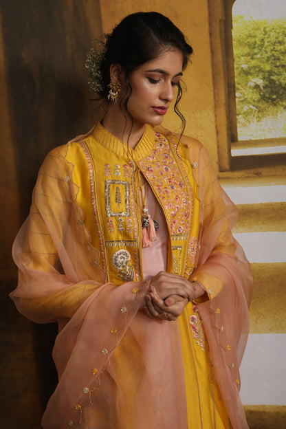 Zardozi Embroidered Floral & Horse Motif Detailed Kurta Set (MP-02/Yellow)