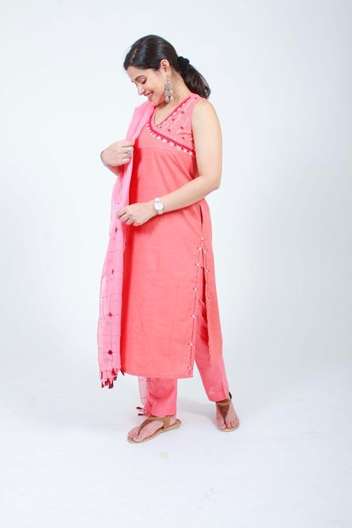 Toral' Hand Embroidered peach cotton slub kurta set