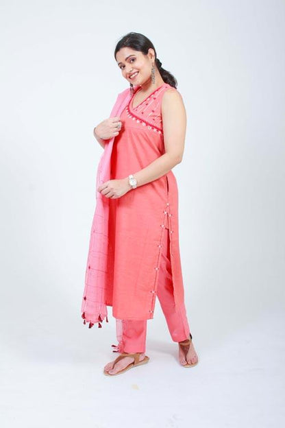 Toral' Hand Embroidered peach cotton slub kurta set