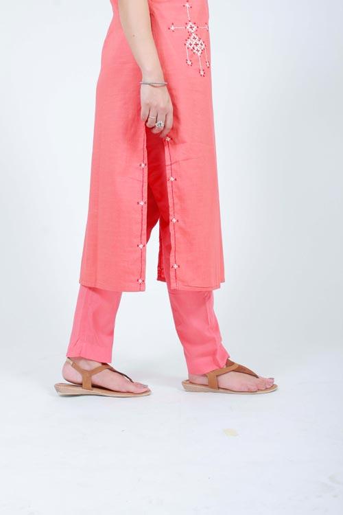 Toral' Hand Embroidered peach cotton slub kurta set