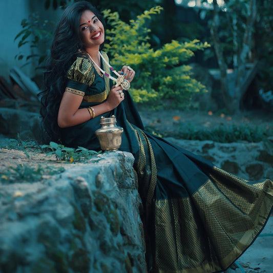 Valiba Black-Gold Beautiful Rich Pallu And Jacquard Saree