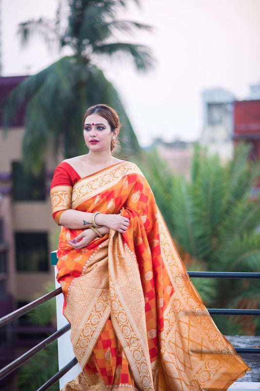 Banarasi Silk Weaving Saree With Fabulous Checks Weaes All Over Contrast Border And Exclusive Pallu