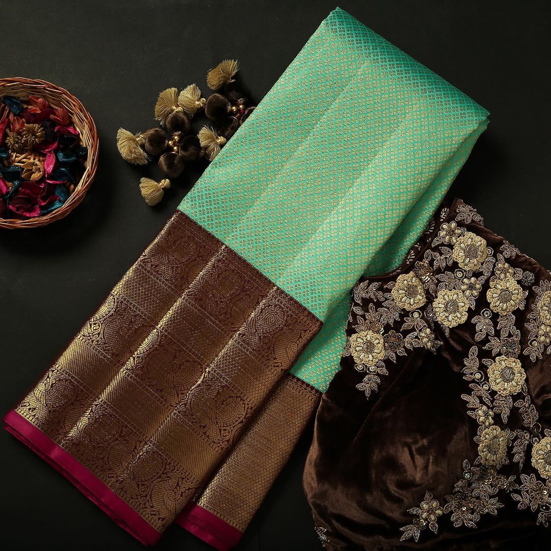 Valiba  Beautiful SOFT LICHI SILK  Saree