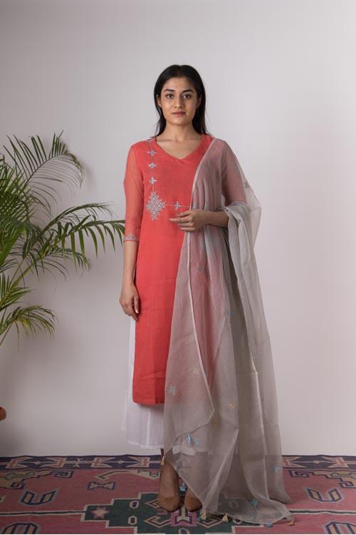 Riya' Hand Embroidered pink kotta doriya kurta. (2pc kurta and dupatta)