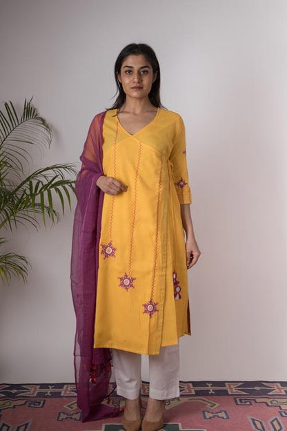 Pyaari' Hand Embroidered Yellow kotta doriya kurta . 2pc set (kurta and dupatta)