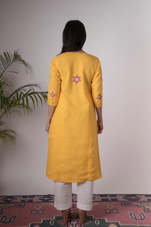 Pyaari' Hand Embroidered Yellow kotta doriya kurta . 2pc set (kurta and dupatta)