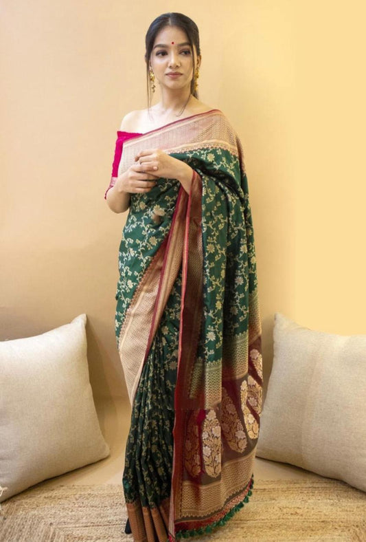 Kanchipuram Gold Zari ATTRACTIVE silk Royal Bottle Green color brocade saree