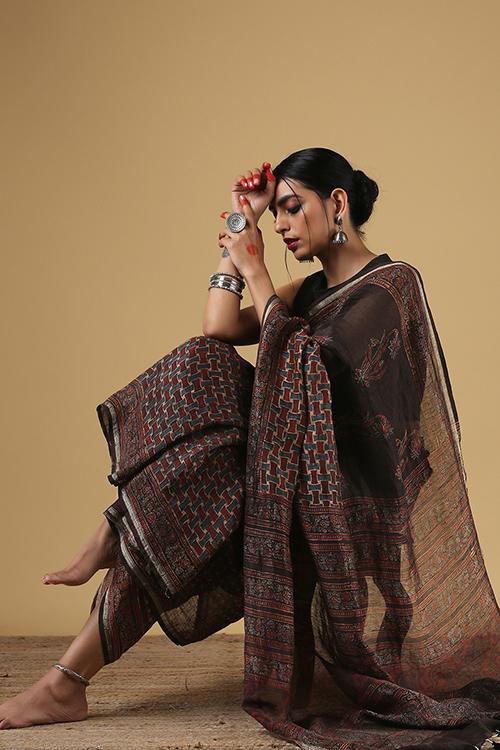 Handblock Printed Pallav Border Center Buta Ajrakh Silk Linen Saree.Col-Grey Black