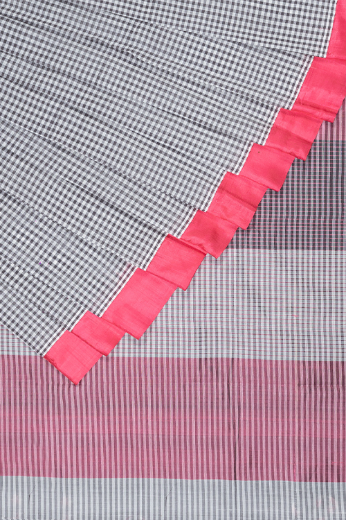 Chitrika Kuppadam 5/5 checks Cotton Handloom Saree White