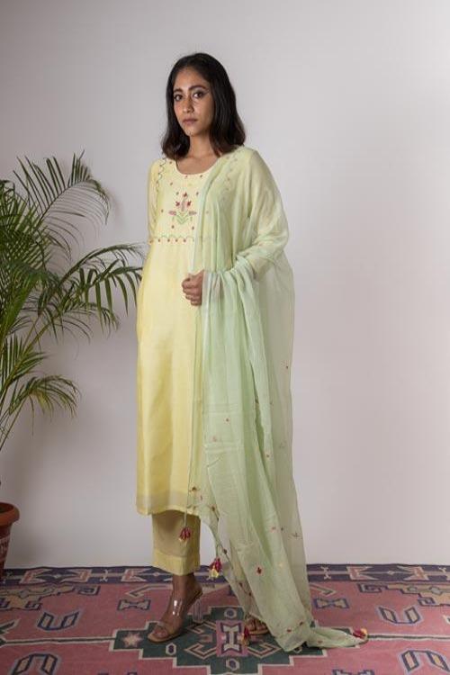 Daisy Hand Embroidered pastel yellow chanderi kurta . 2pc set (kurta and dupatta)