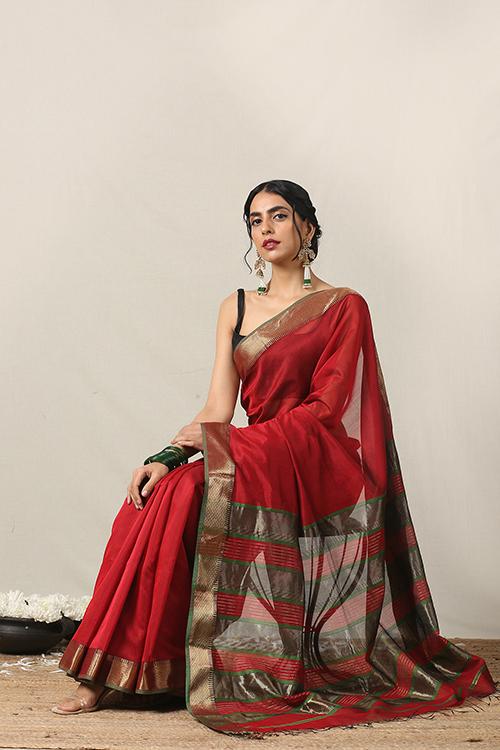 Handweave Maheshwari Handloom Silk Cotton Saree Col-Red with Zari Border, Blouse Colour Green.