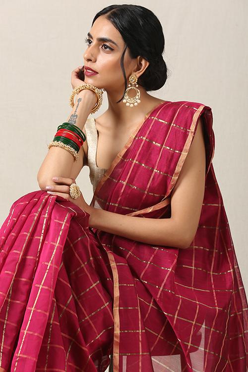 Handweave Maheshwari Handloom Silk Cotton Saree Col- Majenta with Gold Border, Blouse Colour Rani