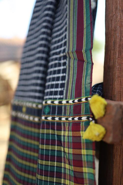 The Kutchi Extra Weft Weaving Cotton Saree Colour - Black-4