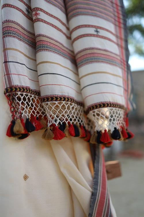 The Kutchi Extra Weft Weaving Cotton Saree Colour - White-5