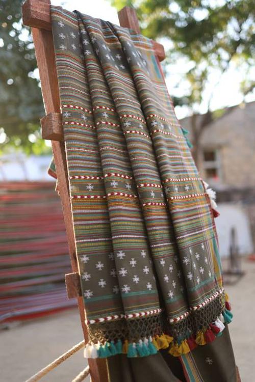 The Kutchi Extra Weft Weaving Cotton Saree Colour - Capulate Olive-10